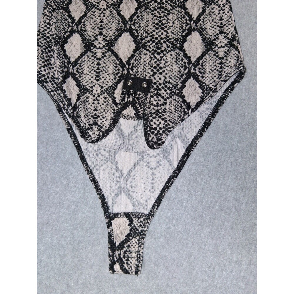 GB Gianni Bini Sleeveless Bodysuit Womems XS Snakeskin Vneck Festival Rave Glam - Picture 5 of 9